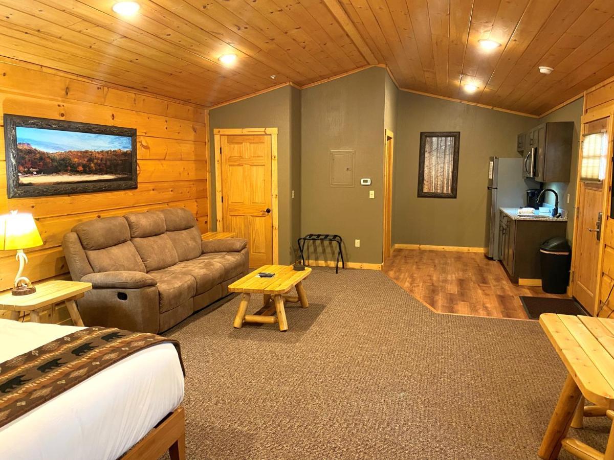 The At Sunset Village 5* McHenry