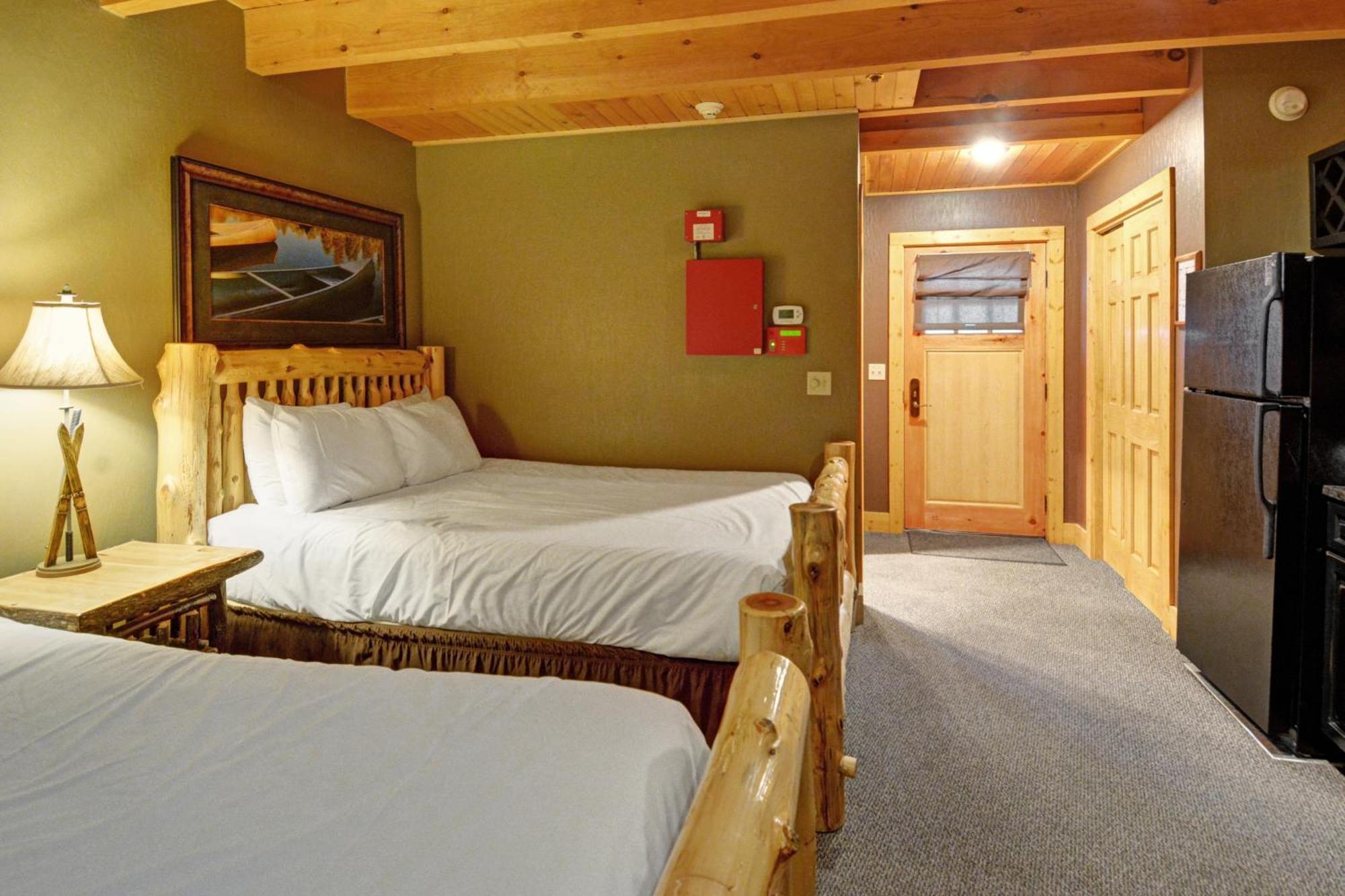 The At Sunset Village Hotel McHenry