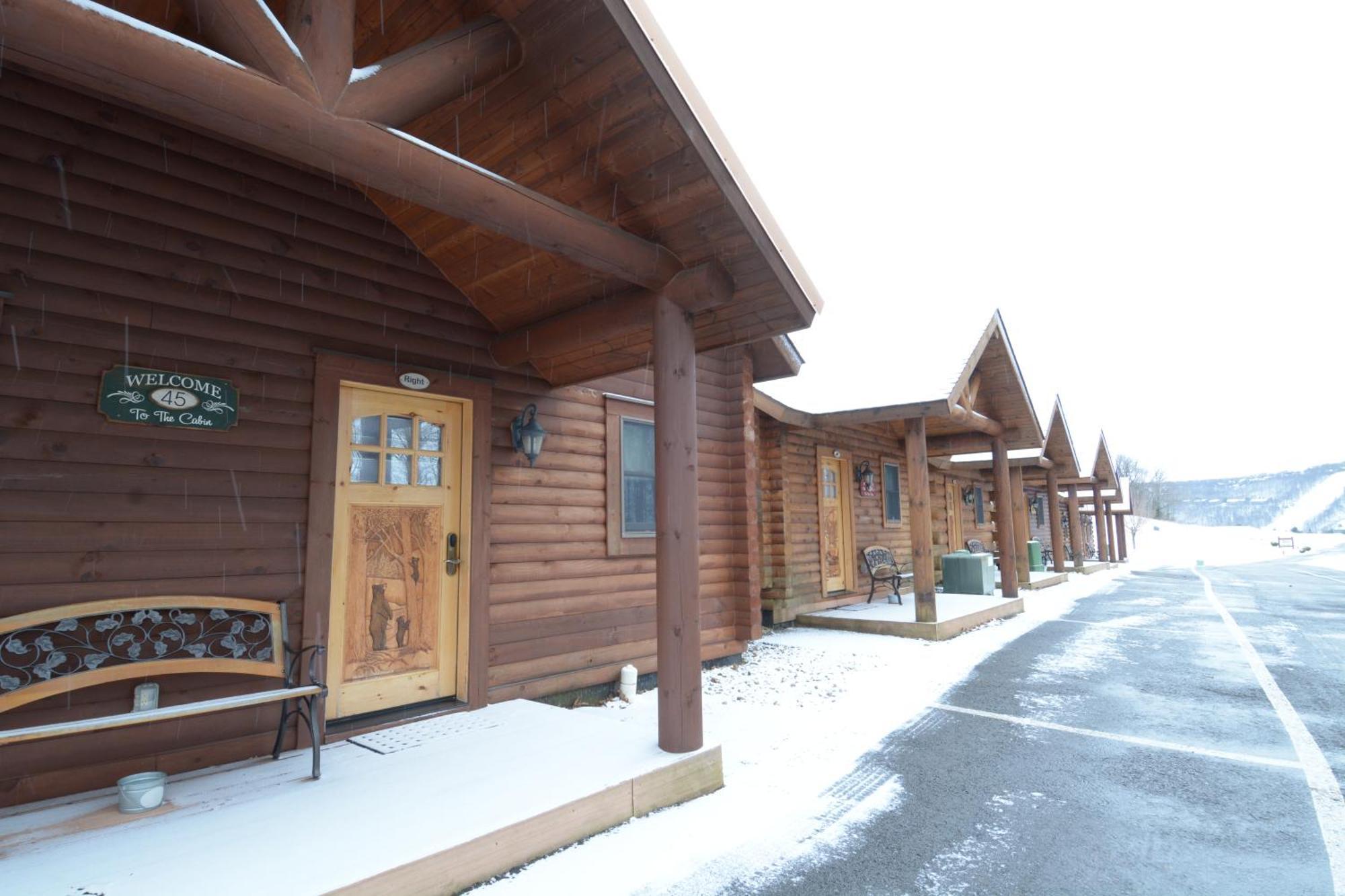 The At Sunset Village Hotel McHenry